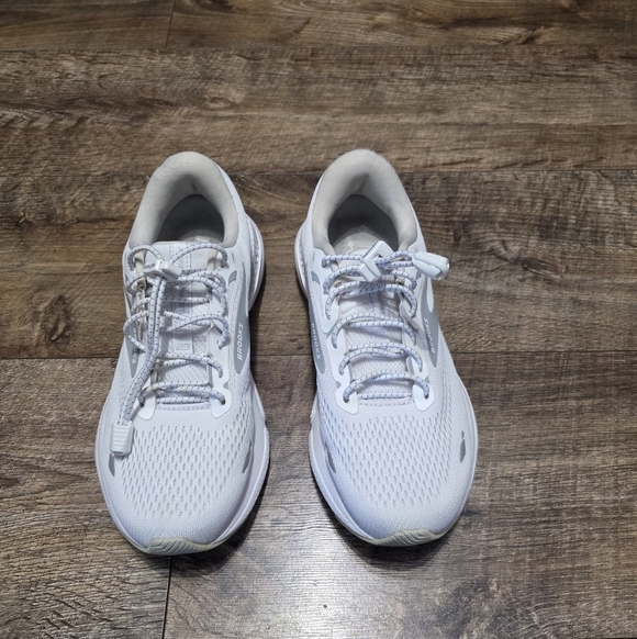 Brooks Adrenaline Sneaker Women Size 8 D Wide - Picture 3 of 11